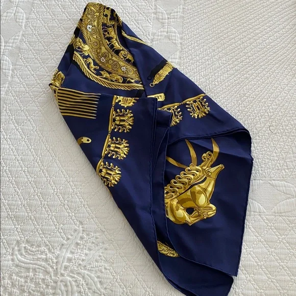 Hermes 34” silk square scarf. NWOT
Les Cavaliers D’ Or - Picture 5 of 6